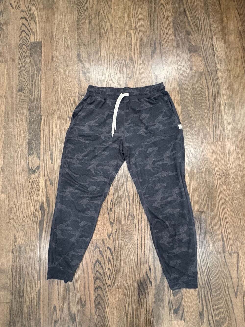 Vuori Performance Jogger Pants Black Camo